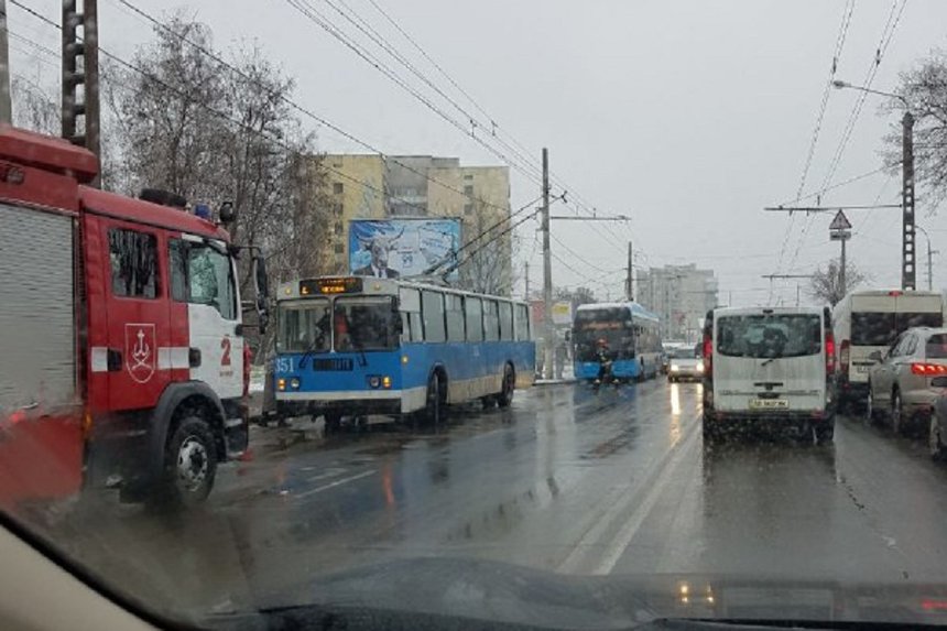 Новини Вінниці / У Вінниці загорівся тролейбус
