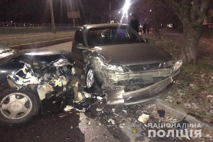 Внаслідок аварії у Вінниці постраждало двоє людей: зіткнулись Opel та Ford / Новости Винницы и области / Інформаційний портал На Париже Новини Вінниці / Внаслідок аварії у Вінниці постраждало двоє людей: зіткнулись Opel та Ford