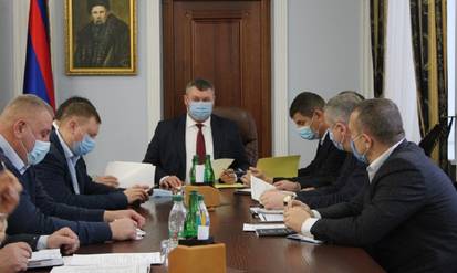 Голова Вінницької облради пропонує попросити в парламенту грошей на фінансування районних рад / Новости Винницы и области / Інформаційний портал На Парижі Новини Вінниці / Голова Вінницької облради пропонує попросити в парламенту грошей на фінансування районних рад