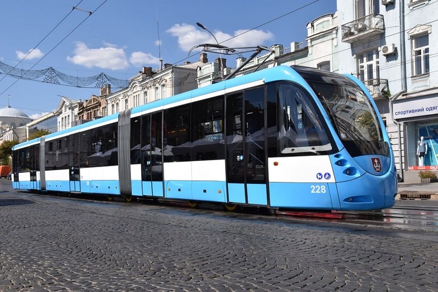 Новини Вінниці / У Вінниці обмежили кількість пільгових поїздок у муніципальному транспорті: ветерани обурені  