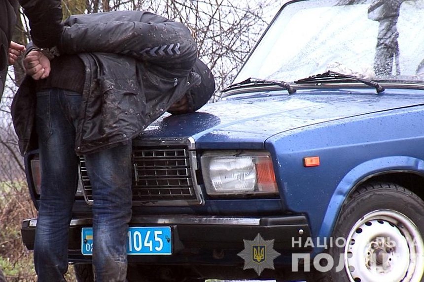 Новини Вінниці / Серійного автокрадія із Запоріжжя затримали на Вінниччині (ФОТО)