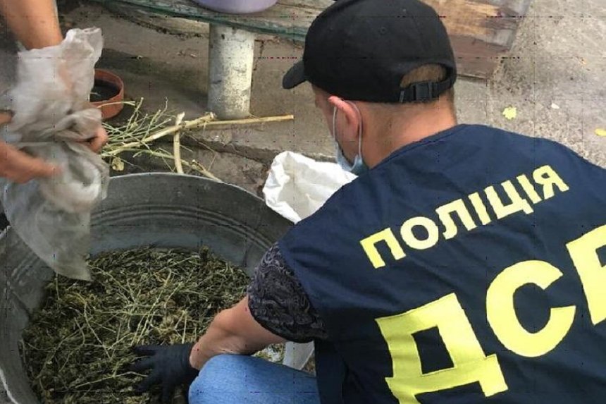 Новини Вінниці / На Вінниччині до суду передали справу злочинної групи, що постачала наркотики у виправну колонію 