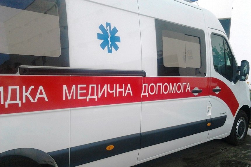 У Якушинцях біля Вінниці жінка наткнулась на арматуру, катаючись на санках / Новости Винницы и области / Інформаційний портал На Париже Новини Вінниці / У Якушинцях біля Вінниці жінка наткнулась на арматуру, катаючись на санках