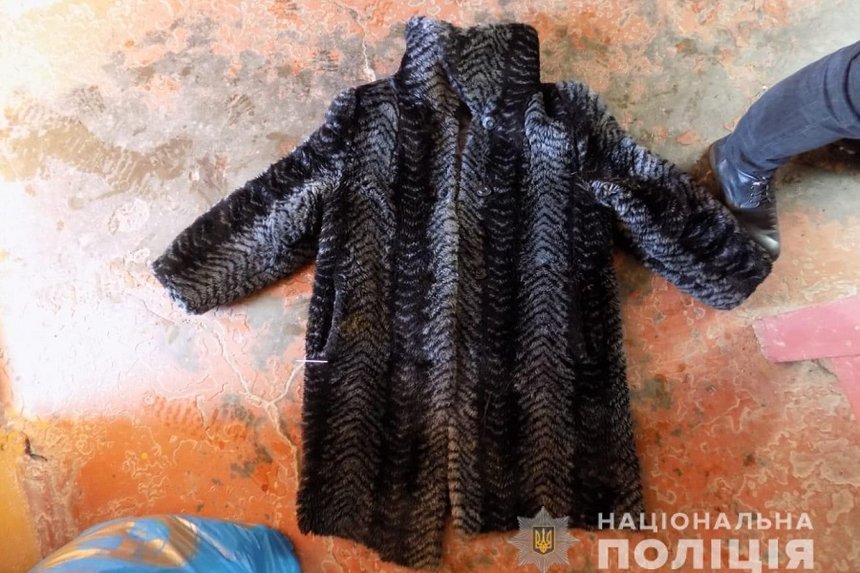 Новини Вінниці / Біля залізничної станції на Вінниччині знайшли мертву жінку. Поліція просить допомогти встановити її особу (ФОТО) 