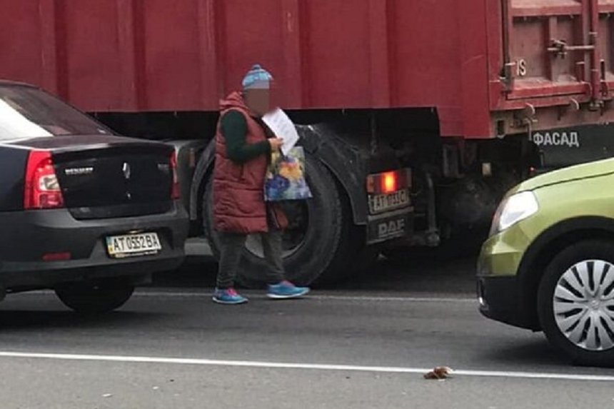 Новини Вінниці / Вінницьку мерію просять звернути увагу на жебраків на дорогах 