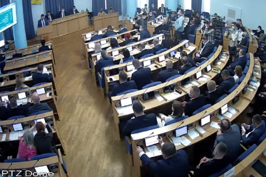 Новини Вінниці / Депутати Вінницької облради підтримали "тарифне" звернення до керівництва держави. "Слуги народу" пропонували альтернативу