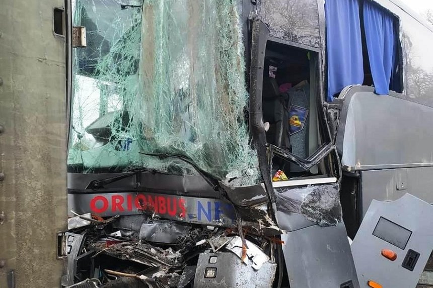 Новини Вінниці / Масштабна ДТП за участі автобуса "Херсон - Познань" на Вінниччині: патрульні розповіли подробиці