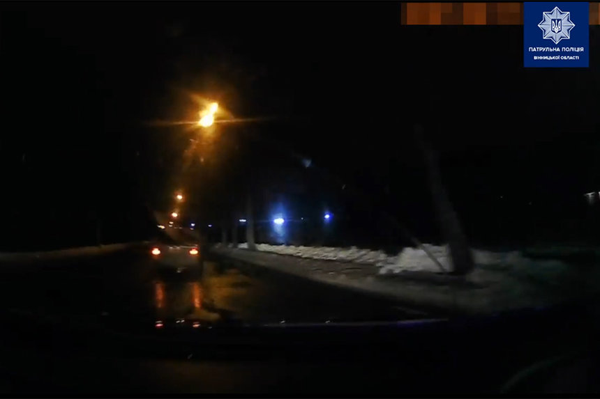 Новини Вінниці / Нічні перегони: у Вінниці патрульні переслідували п’яного водія (ВІДЕО)