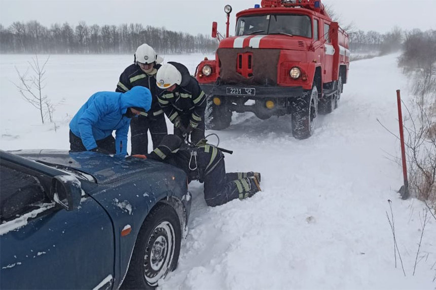 Новини Вінниці / Дорожники зняли обмеження для руху транспорту трасами Вінниччини