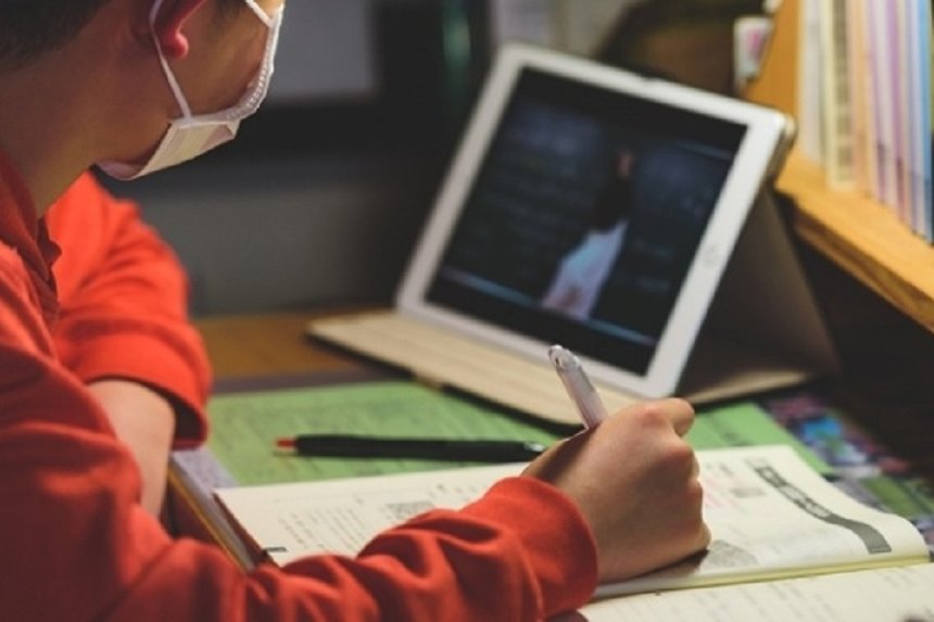 Новини Вінниці / Із понеділка в усіх школах Вінниччини учні 5-11 класів навчатимуться дистанційно 