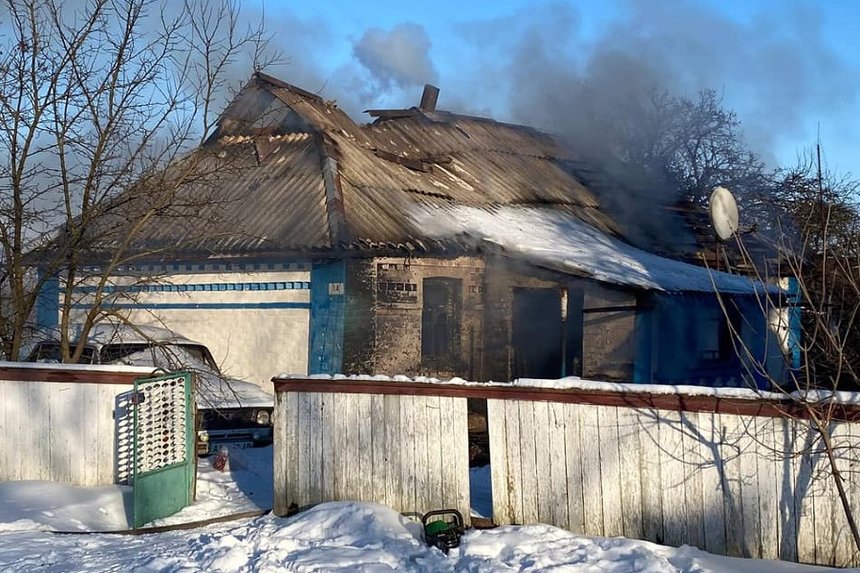 Новини Вінниці / Пожежа у Погребищенському районі на Вінниччині: постраждало двоє дітей (ФОТО)