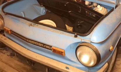 Новини Вінниці / Як новий: у Вінниці знайшли "Запорожець", який 30 років не виїжджав з гаража (ФОТО, ВІДЕО)