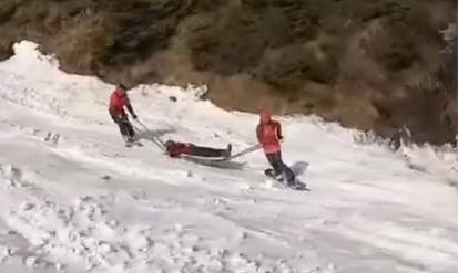 Новини Вінниці / Рятувальники опублікували відео порятунку із засніженої вершини у Карпатах травмованого вінничанина 