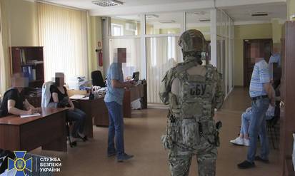 Новини Вінниці / Поблизу Калинівки на Вінниччині підприємство скидало тонни російських токсичних речовин (ФОТО, ВІДЕО)