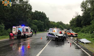 Новини Вінниці / Потрійна ДТП на Вінниччині: один з пасажирів автівки помер у кареті швидкої (ФОТО)