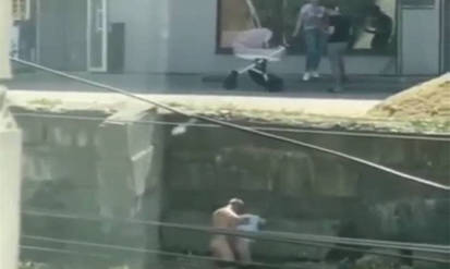 Новини Вінниці / У Жмеринці через інтим у людному місці молода пара стала «зірками» мережі