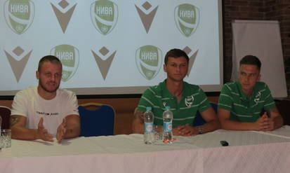 Новини Вінниці / Зелено-білі та чорні. У вінницькій «Ниві» презентували нову форму та показали новачків команди