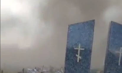 Новини Вінниці / Поламані пам’ятники: Сабарівське кладовище у Вінниці опинилося в епіцентрі смерчу (ВІДЕО)