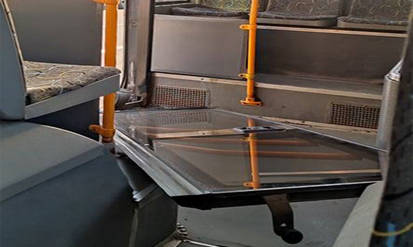 Новини Вінниці / У Вінниці в муніципальному автобусі на ходу випали двері