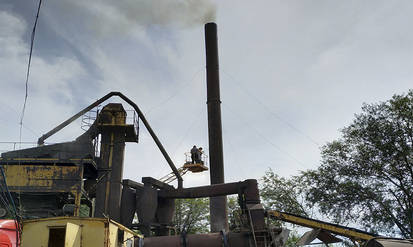 Новини Вінниці / Виробник асфальтобетону у Вінниці ігнорує приписи Держекоінспекції та хронічно забруднює викидами повітря. Екологи звернулися до суду