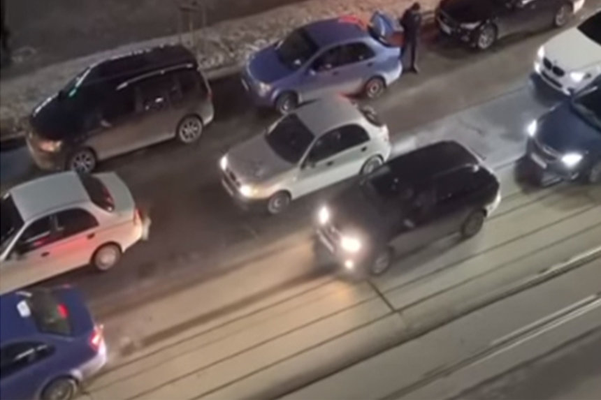 Новини Вінниці / У Вінниці таксисти хочуть підвищення тарифів і провели попереджувальний «флешмоб»