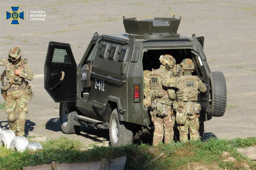 Новини Вінниці / Поблизу Ямполя на Вінниччині затримали двох диверсантів з ПМ