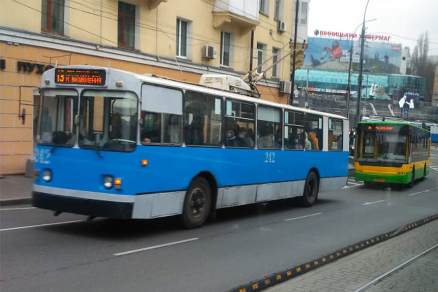 Новини Вінниці / У Вінниці громадський транспорт не зупинятиметься під час повітряної тривоги