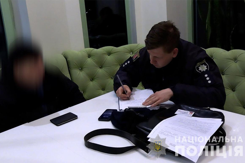 Стрілянина у передмісті Вінниці: поранено двох містян та охоронця бізнесмена з Маріуполя / Новости Винницы и области / Інформаційний портал На Париже Новини Вінниці / Стрілянина у передмісті Вінниці: поранено двох містян та охоронця бізнесмена з Маріуполя