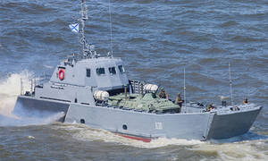 Новини Вінниці / Захисники показали знищення ворожого катера біля Зміїного