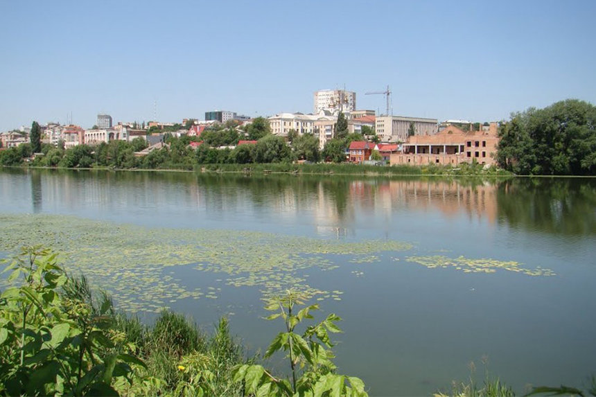 Новини Вінниці / У «Вінницяоблводоканалі» пояснили, що попри неприємний запах вода «цілком безпечна»