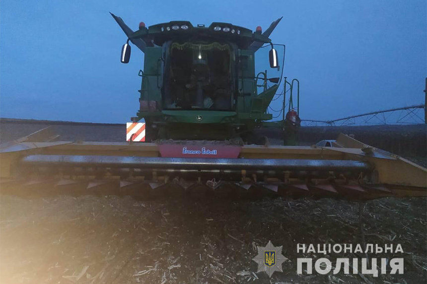 Новини Вінниці / На Вінниччині через численні порушення поліція вилучила техніку та врожай ТОВ, яке належить білоруському підприємцеві 