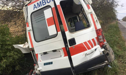 Новини Вінниці / На Вінниччині через ДТП з каретою швидкої допомоги травмувалась лікарка