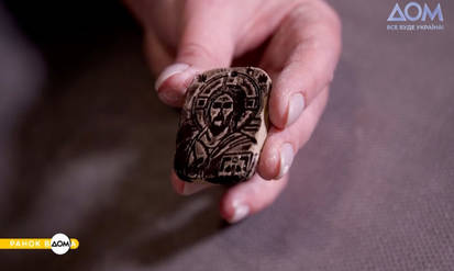 Новини Вінниці / Обереги українським воїнам: майстриня з Вінниці виготовляє глиняні ікони на передову