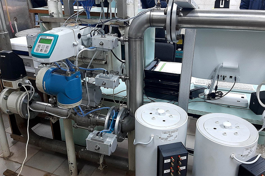 Встановлення сучасного обладнання у витратомірній лабораторії КП «Вінницяміськтеплоенерго» спростило процес повірки лічильників води / Новости Винницы и области / Інформаційний портал На Париже Новини Вінниці / Встановлення сучасного обладнання у витратомірній лабораторії КП «Вінницяміськтеплоенерго» спростило процес повірки лічильників води