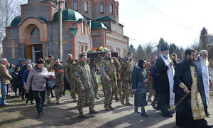 Новини Вінниці / На Вінниччині в останню путь провели загиблого воїна Сергія Рахнянського