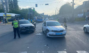 Новини Вінниці / У Вінниці відома блогерка розтрощила патрульну автівку