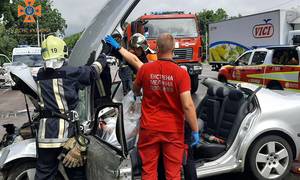 Новини Вінниці / ДТП з чотирьома постраждалими на Вінниччині: водія рятувальникам довелось «вирізати» із салону