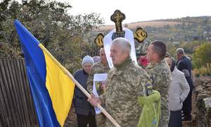 Новини Вінниці / На Вінниччині в останню путь провели 24-річного захисника Віталія Брижака