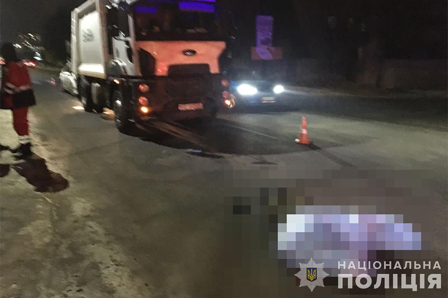 Новини Вінниці / Смертельна аварія на Гетьмана Мазепи у Вінниці: пішохід потрапив під колеса сміттєвозу