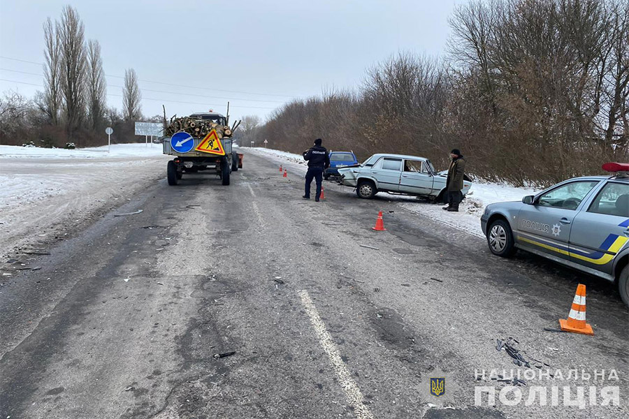 Новини Вінниці / Потрійна аварія на Вінниччині: травмовано 48-річну пасажирку