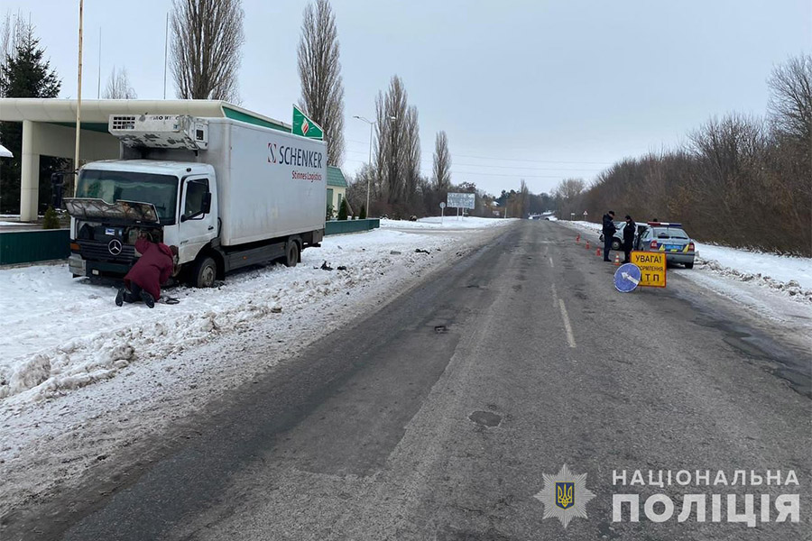 Новини Вінниці / Ходила по дорозі: на Вінниччині Volkswagen травмував жінку